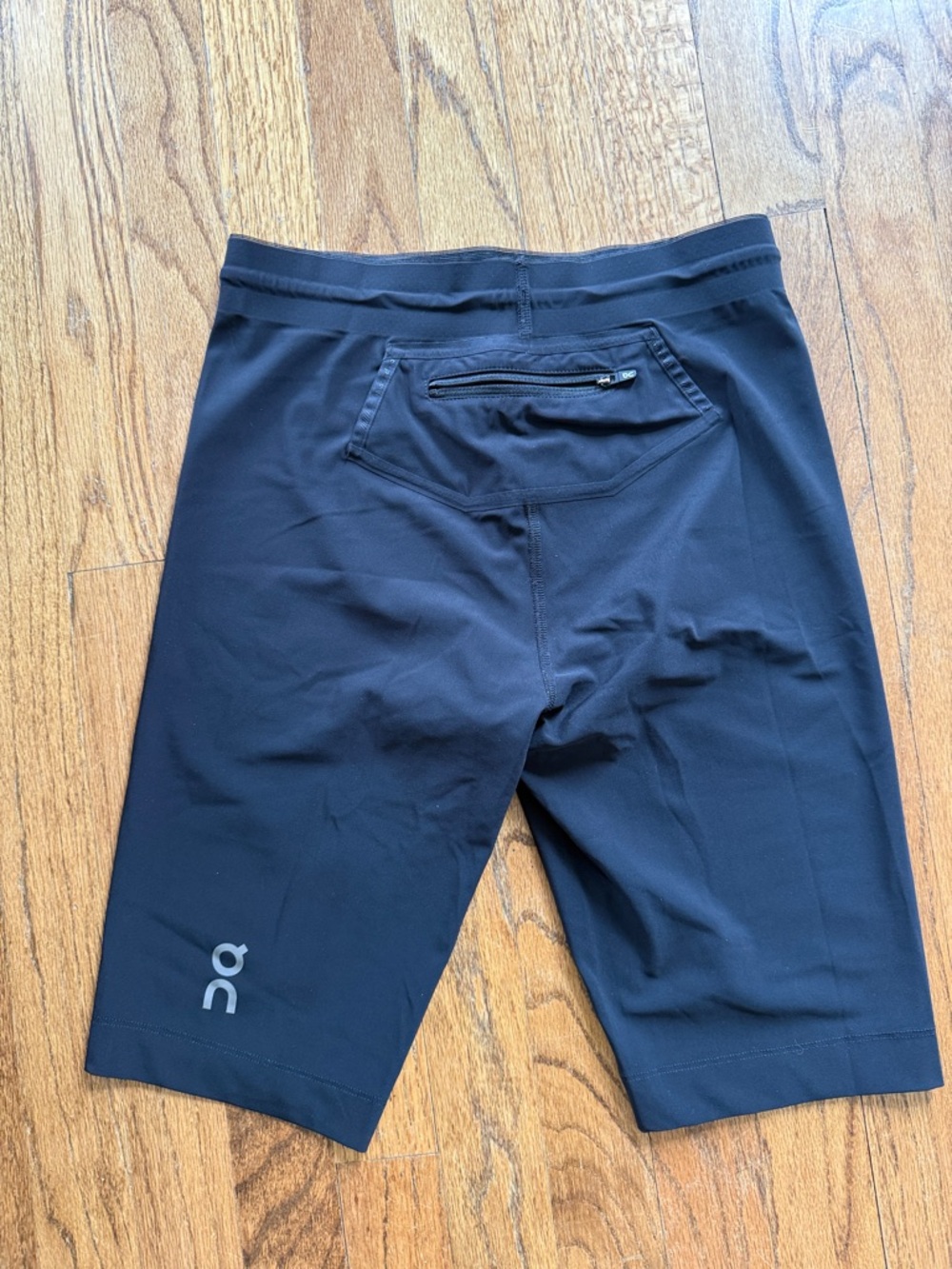On Running Black Men's Performance Training Tights - Picture 3 of 4
